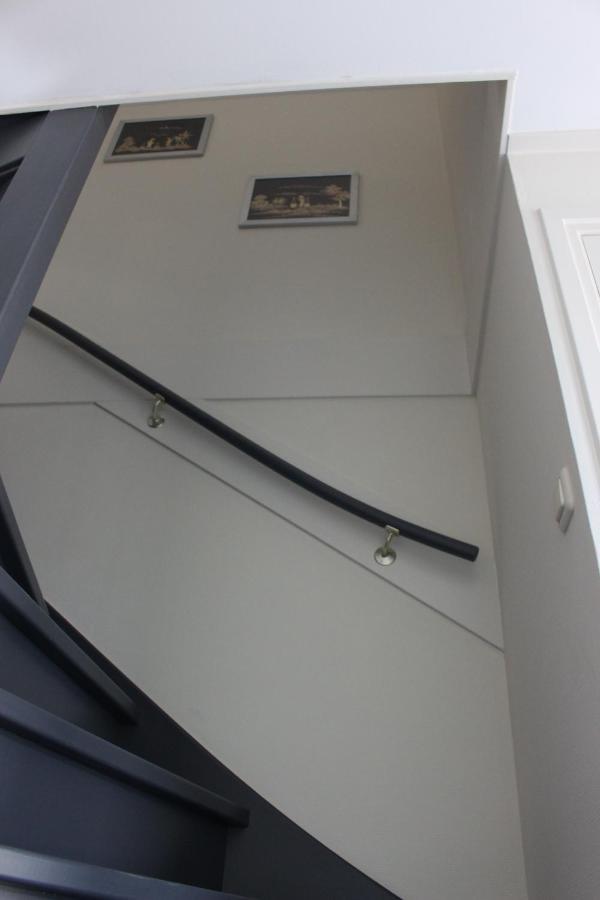 Logement De Garage Sneek Exterior photo